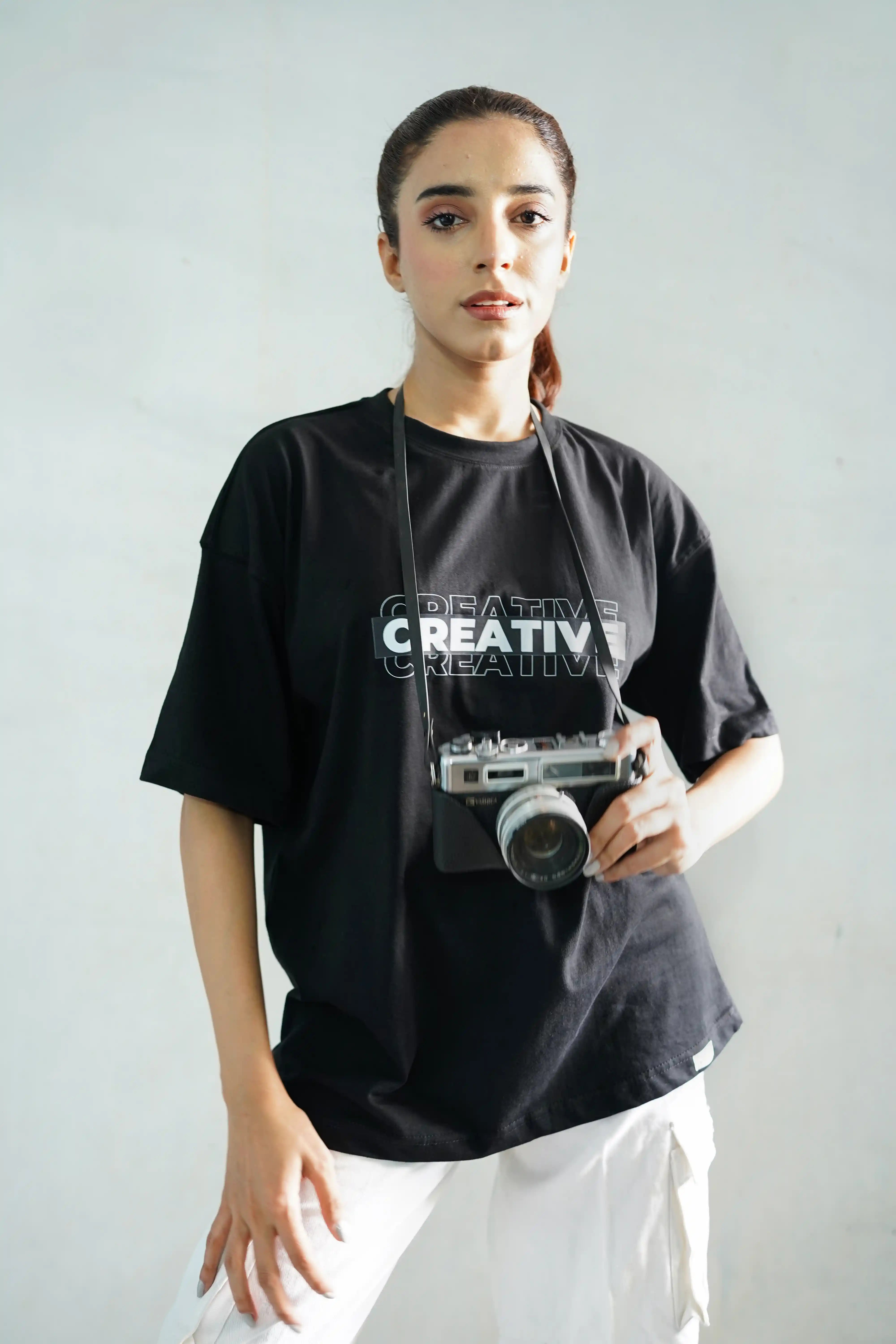 CREATIVE - Oversized Tee