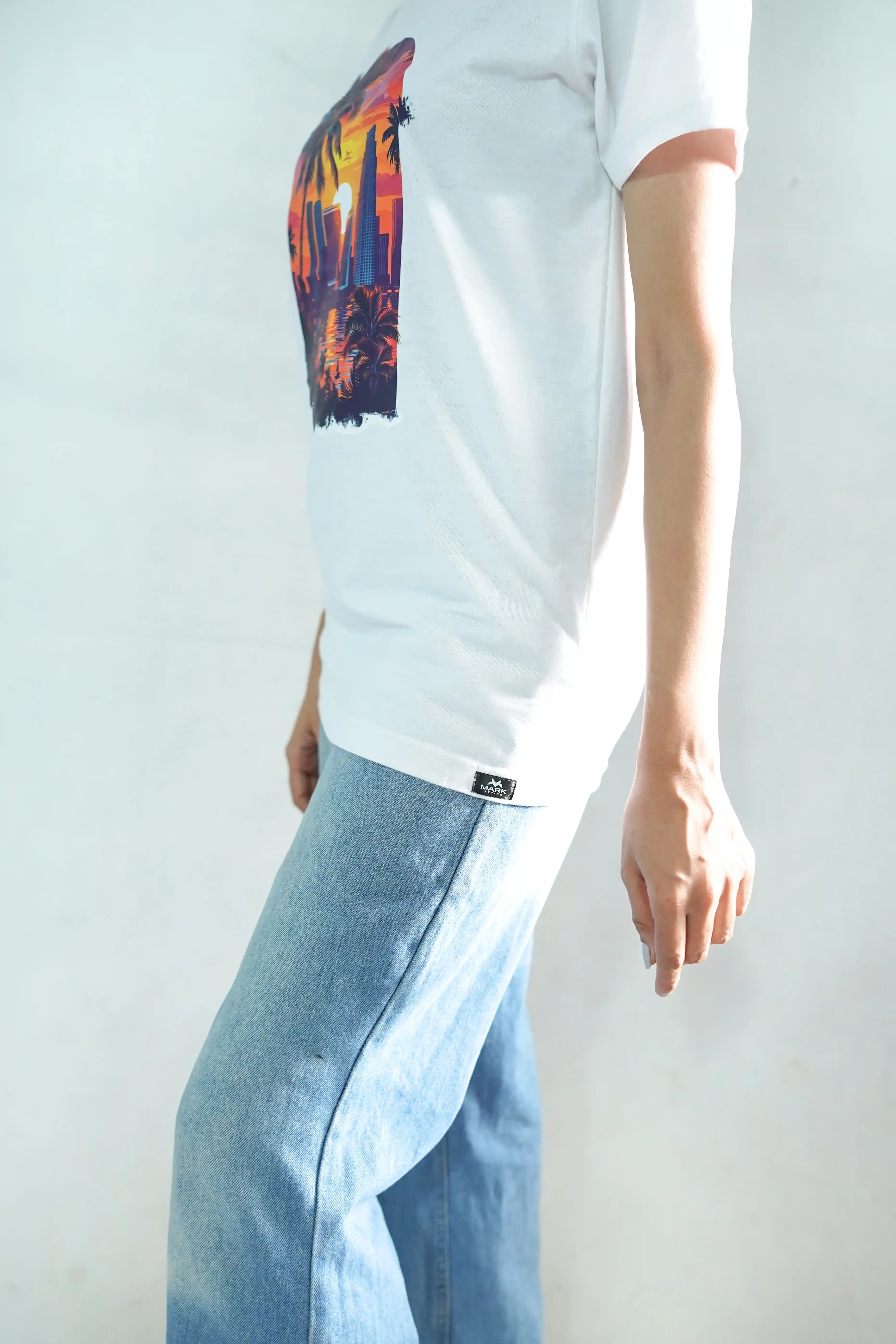 SUMMER VIBES – Regular Fit Graphic Tee
